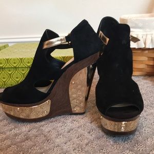 NEW Wood/Gold platform